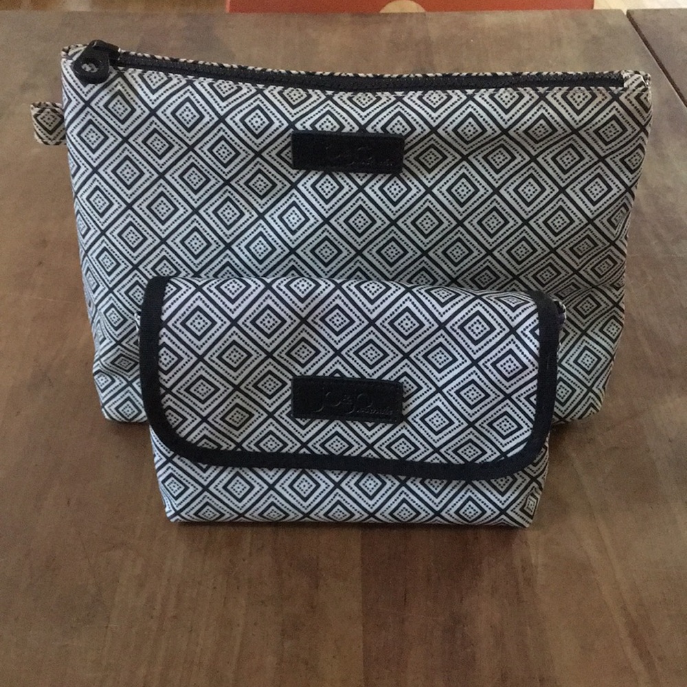Jo-Jo Black and White Geometric Cosmetic Bag Set